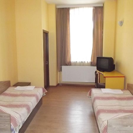 House For Guests And Friends Hotel Svishtov Bagian luar foto