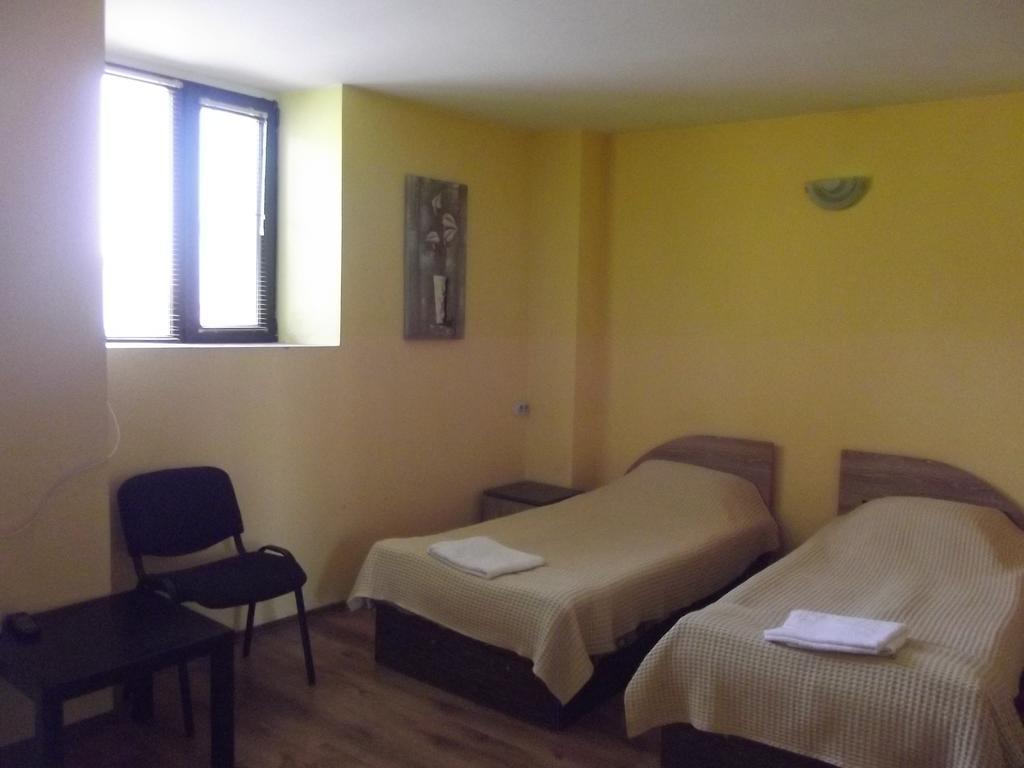 House For Guests And Friends Hotel Svishtov Bagian luar foto